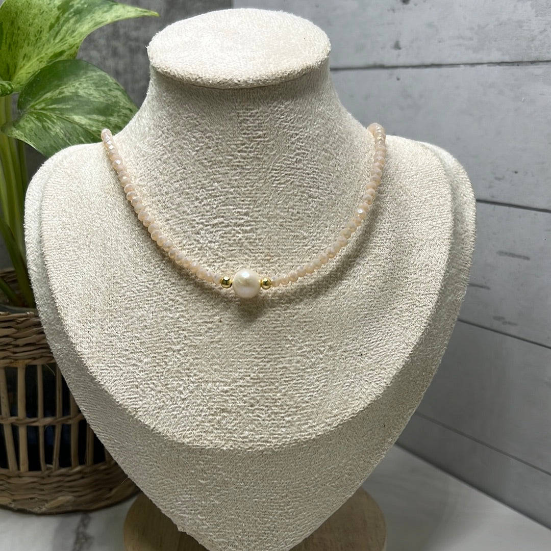Delicate nude neckless – Boricua Brava