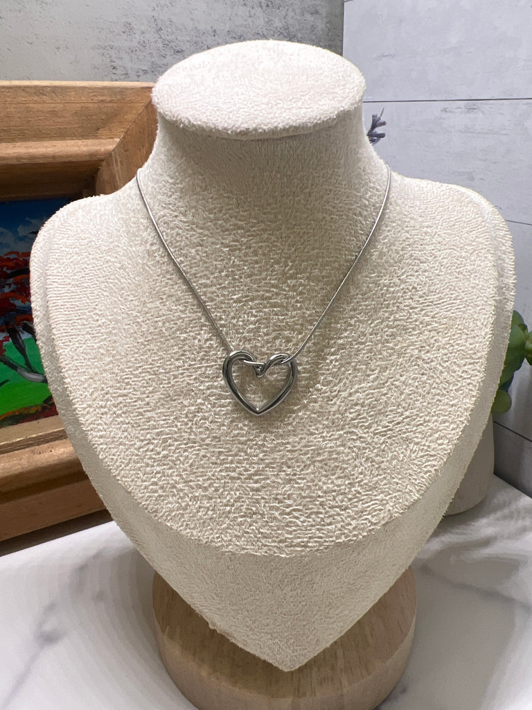 Lovely heart silver neckless