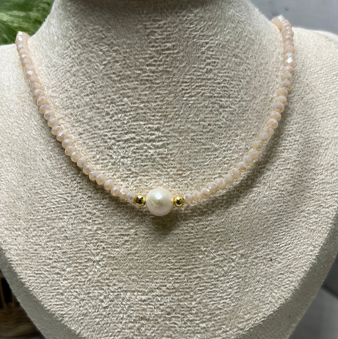 Delicate nude neckless – Boricua Brava
