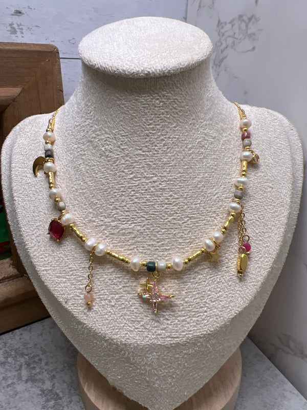 Pearls and sparkles neckless