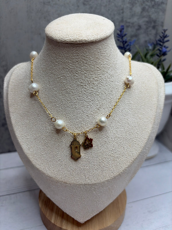 Pearls chain and beads